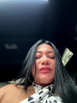 Snapshot of Abril10_ chatting on November 9, 2025, 12:42 pm Abril10 online show from November 9, 2025, 12:42 pm