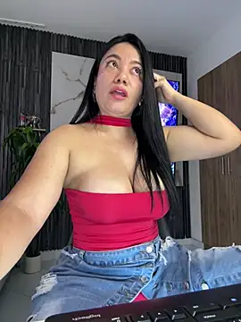 Snapshot of Abril10_ chatting on April 18, 2026, 3:25 pm Abril10 online show from April 18, 2026, 3:25 pm
