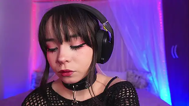 Lilou albrecht online show from April 10, 2026, 6:37 pm