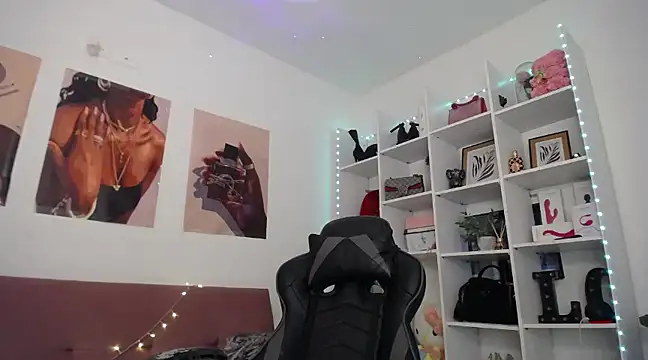 catalinapalencia online show from February 10, 2025, 9:58 pm