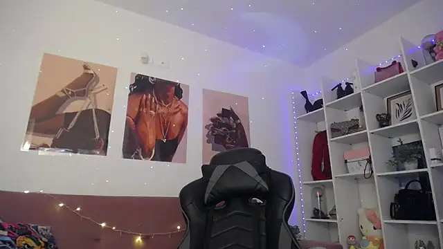 catalinapalencia online show from February 15, 2025, 8:23 pm