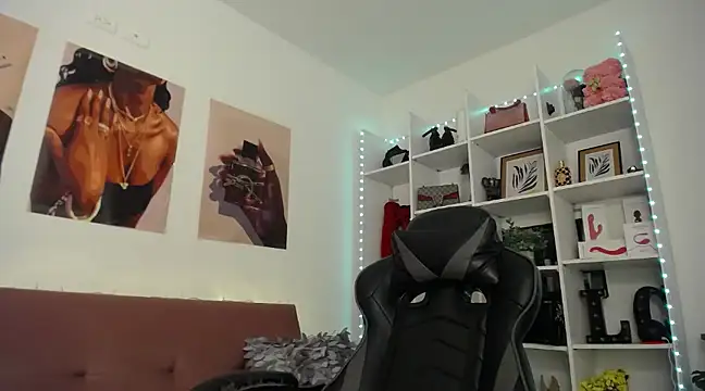 catalinapalencia online show from January 7, 2025, 12:03 am