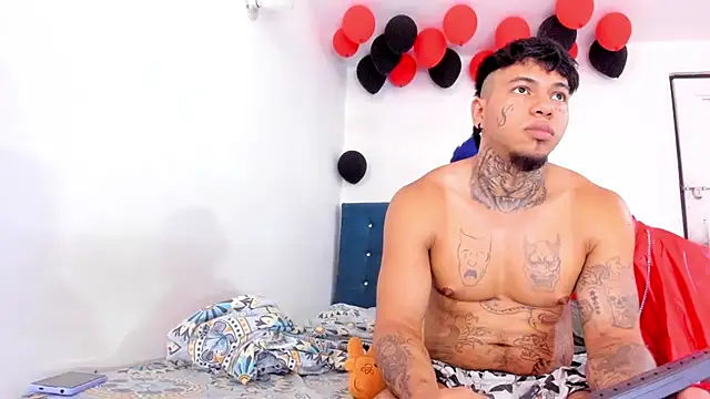 Snapshot of daamonxxx19 chatting on November 2, 2025, 6:57 pm daamonxxx19 online show from November 2, 2025, 6:57 pm