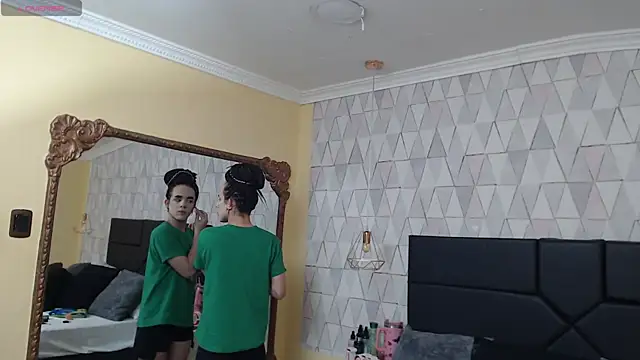 Snapshot of JustinePerry chatting on March 22, 2025, 4:24 am JustinePerry online show from March 22, 2025, 4:24 am