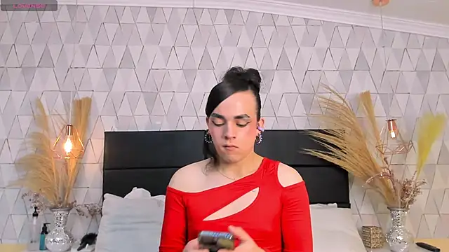 JustinePerry online show from April 1, 2026, 4:25 am