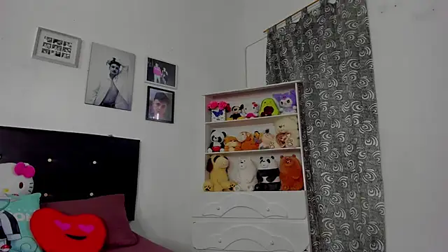 Snapshot of megan_100 chatting on December 14, 2025, 6:35 pm megan 100 online show from December 14, 2025, 6:35 pm