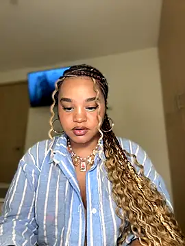 Snapshot of Lucy_wilson5 chatting on October 29, 2025, 11:14 pm Lucy wilson5 online show from October 29, 2025, 11:14 pm