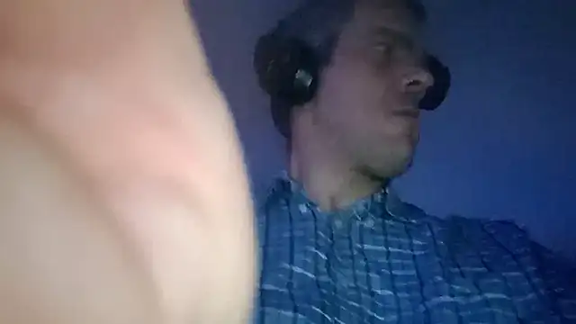 sexsuchti80 online show from October 31, 2025, 3:03 am