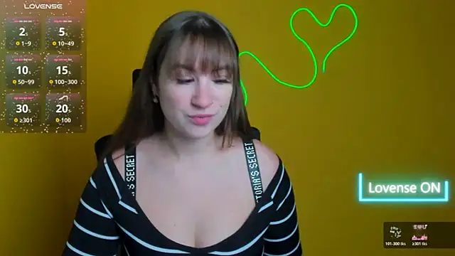 Snapshot of Evelina_GG chatting on October 18, 2025, 5:31 am Evelina GG online show from October 18, 2025, 5:31 am