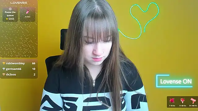 Snapshot of Evelina_GG chatting on October 19, 2025, 5:54 am Evelina GG online show from October 19, 2025, 5:54 am