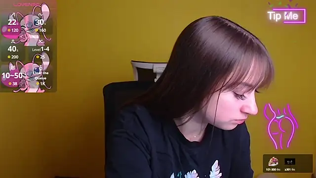 Snapshot of Evelina_GG chatting on February 27, 2025, 6:35 am Evelina GG online show from February 27, 2025, 6:35 am