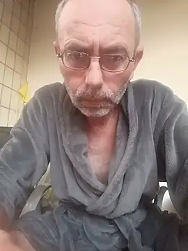 BesterJunge45 online show from July 15, 2026, 3:24 am