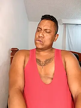 Snapshot of latinblack01 chatting on October 4, 2025, 4:36 am latinblack01 online show from October 4, 2025, 4:36 am