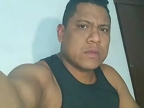 Snapshot of latinblack01 chatting on October 29, 2025, 3:27 am latinblack01 online show from October 29, 2025, 3:27 am