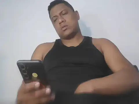 Snapshot of latinblack01 chatting on October 30, 2025, 2:04 pm latinblack01 online show from October 30, 2025, 2:04 pm