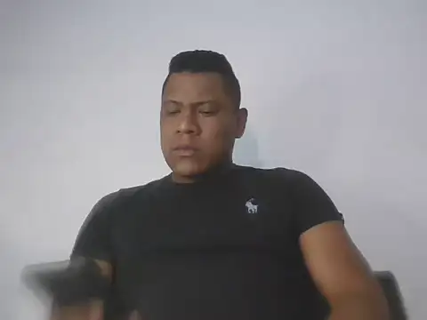 Snapshot of latinblack01 chatting on October 6, 2025, 2:07 pm latinblack01 online show from October 6, 2025, 2:07 pm