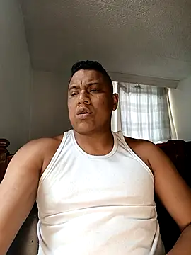 Snapshot of latinblack01 chatting on October 1, 2025, 3:05 pm latinblack01 online show from October 1, 2025, 3:05 pm