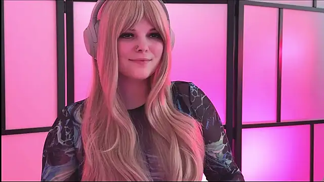 LikaBerry1 online show from June 9, 2026, 11:33 am