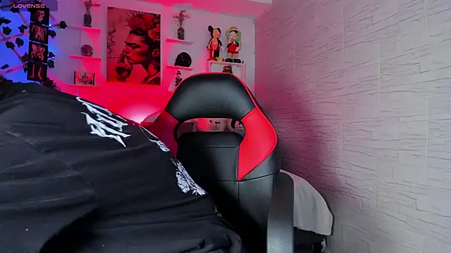 Snapshot of ZuryRamirez_ chatting on November 1, 2025, 8:25 pm ZuryRamirez online show from November 1, 2025, 8:25 pm