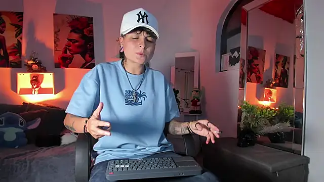 Snapshot of ZuryRamirez_ chatting on November 27, 2025, 8:31 pm ZuryRamirez online show from November 27, 2025, 8:31 pm