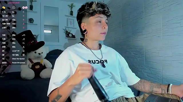 Snapshot of ZuryRamirez_ chatting on September 10, 2025, 7:24 pm ZuryRamirez online show from September 10, 2025, 7:24 pm