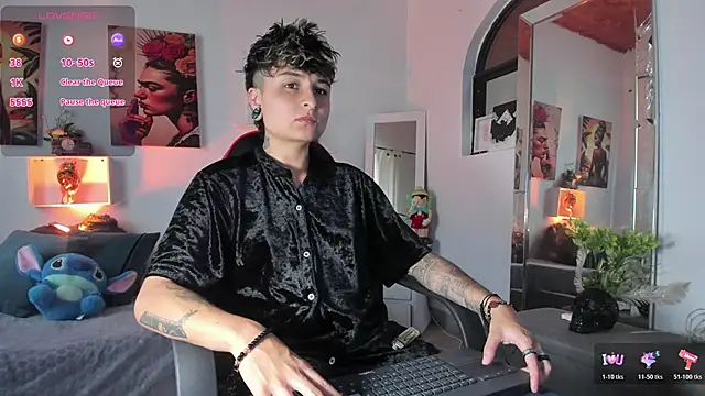 Snapshot of ZuryRamirez_ chatting on November 26, 2025, 8:42 pm ZuryRamirez online show from November 26, 2025, 8:42 pm