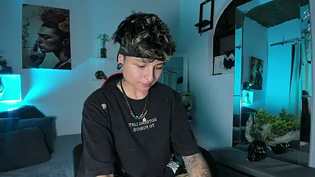 Snapshot of ZuryRamirez_ chatting on November 30, 2025, 7:14 pm ZuryRamirez online show from November 30, 2025, 7:14 pm