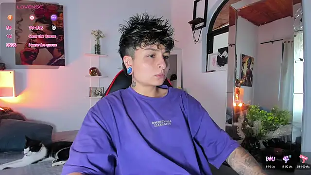 Snapshot of ZuryRamirez_ chatting on December 1, 2025, 8:10 pm ZuryRamirez online show from December 1, 2025, 8:10 pm