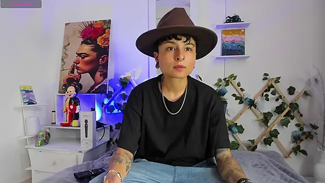 Snapshot of ZuryRamirez_ chatting on February 23, 2025, 6:12 pm ZuryRamirez online show from February 23, 2025, 6:12 pm