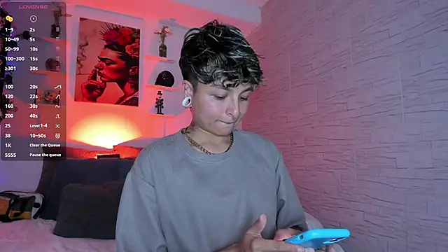 Snapshot of ZuryRamirez_ chatting on October 29, 2025, 8:19 pm ZuryRamirez online show from October 29, 2025, 8:19 pm