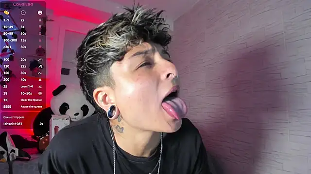 Snapshot of ZuryRamirez_ chatting on September 22, 2025, 8:15 pm ZuryRamirez online show from September 22, 2025, 8:15 pm