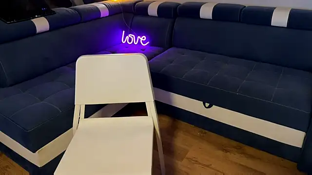 Snapshot of MiliExteraaa chatting on November 24, 2025, 7:14 pm MiliExteraaa online show from November 24, 2025, 7:14 pm