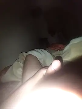 Snapshot of ch___ro69 chatting on December 17, 2025, 11:04 am ch ro69 online show from December 17, 2025, 11:04 am