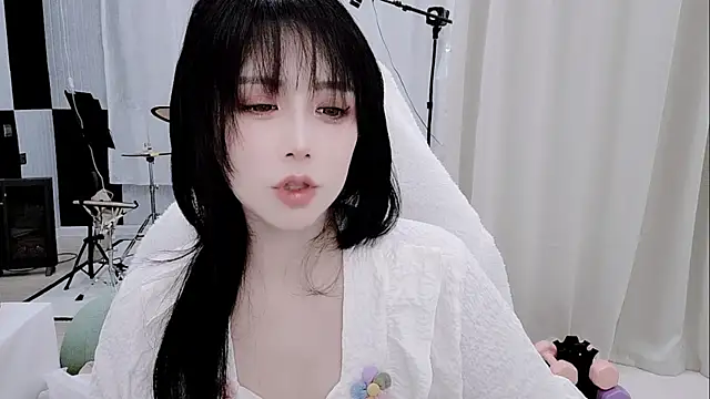 Vaness-a online show from May 16, 2026, 12:53 am