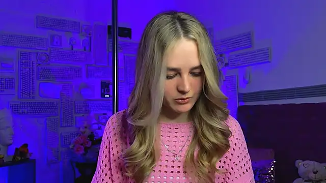 DeboraLarson online show from March 13, 2025, 4:12 pm