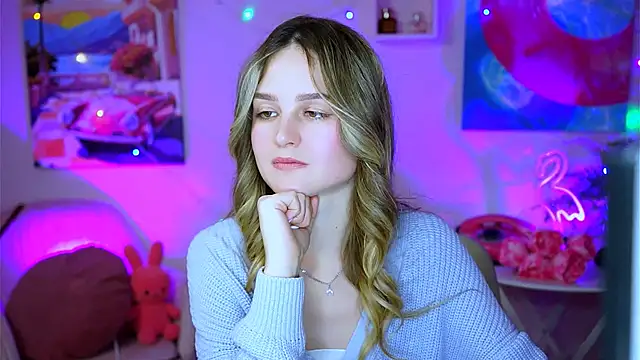 DeboraLarson online show from February 9, 2025, 6:47 pm