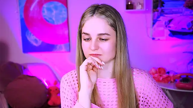 DeboraLarson online show from March 5, 2025, 7:38 pm