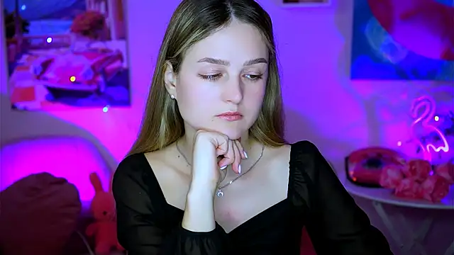 DeboraLarson online show from February 11, 2025, 3:40 am