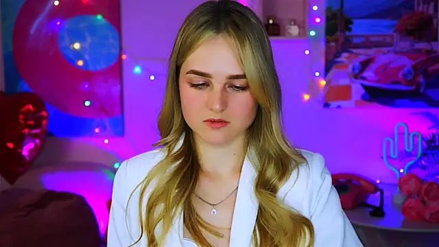 DeboraLarson online show from March 16, 2025, 3:47 am