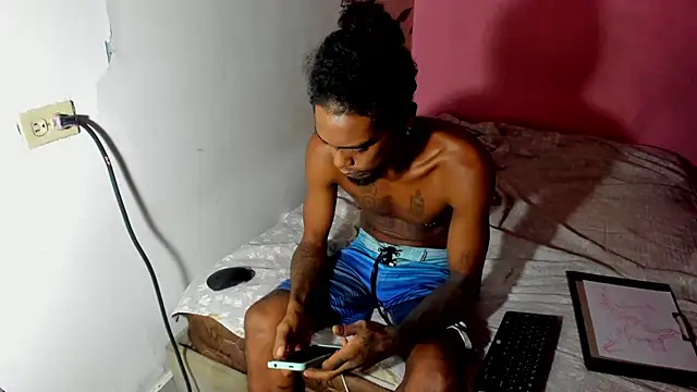 Snapshot of bigblackhotx1 chatting on May 28, 2026, 10:32 am bigblackhotx1 online show from May 28, 2026, 10:32 am