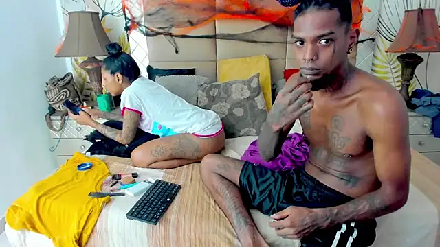 bigblackhotx1 online show from November 1, 2025, 12:43 pm