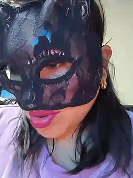 Kasandra02 online show from May 26, 2026, 4:32 am