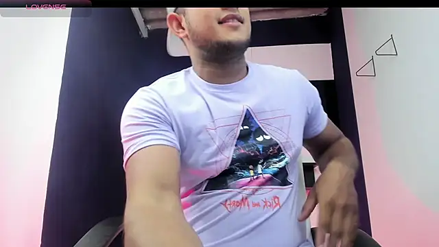 Snapshot of Marcos_garcias chatting on February 9, 2025, 10:09 am Marcos garcias online show from February 9, 2025, 10:09 am