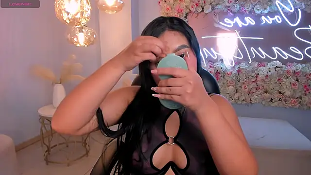 GabriellaLee online show from November 22, 2025, 2:43 am