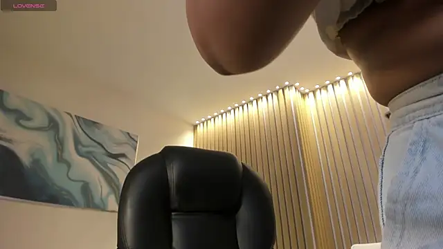 GabriellaLee online show from November 8, 2025, 2:48 am