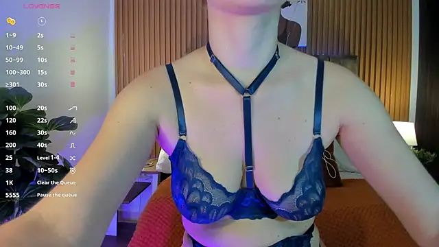 Snapshot of StacyWoods chatting on November 7, 2025, 7:51 pm StacyWoods online show from November 7, 2025, 7:51 pm