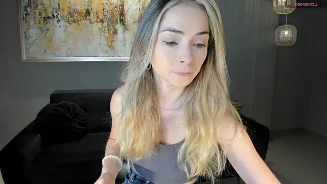 StacyWoods online show from April 24, 2026, 11:01 am