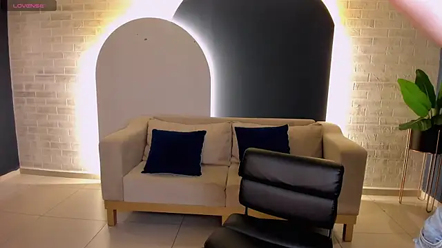 Snapshot of StacyWoods chatting on March 17, 2025, 10:49 am StacyWoods online show from March 17, 2025, 10:49 am