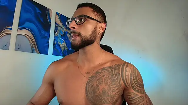 Snapshot of LiamGarcia1 chatting on February 14, 2026, 6:52 pm LiamGarcia1 online show from February 14, 2026, 6:52 pm