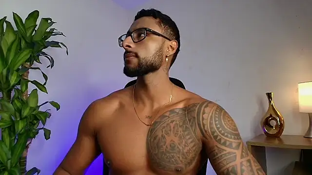 Snapshot of LiamGarcia1 chatting on February 2, 2026, 3:44 pm LiamGarcia1 online show from February 2, 2026, 3:44 pm